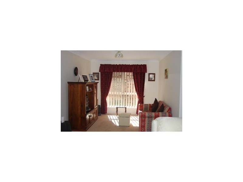 8 Robusta Place, Forest Lake QLD 4078