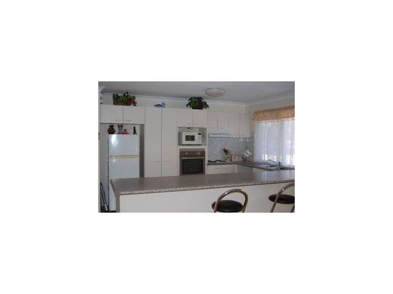 8 Robusta Place, Forest Lake QLD 4078