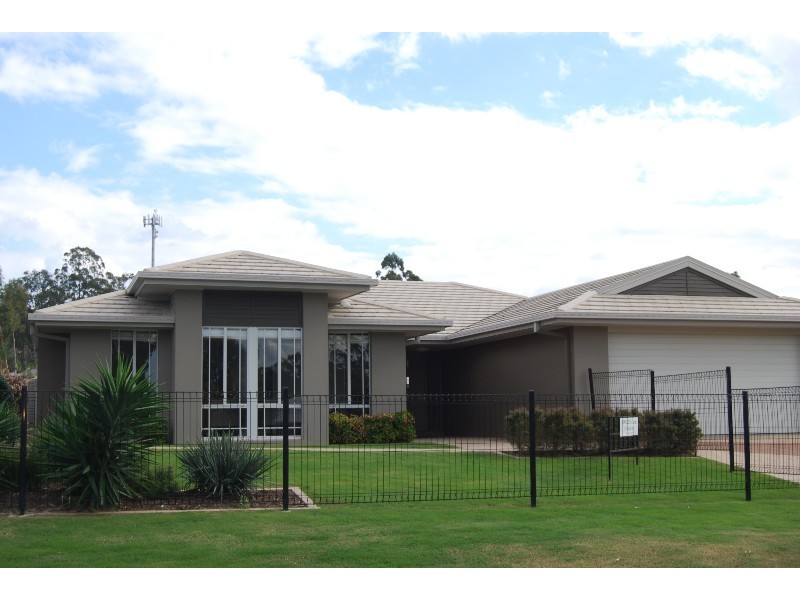 22 Cypress Street, Heathwood QLD 4110