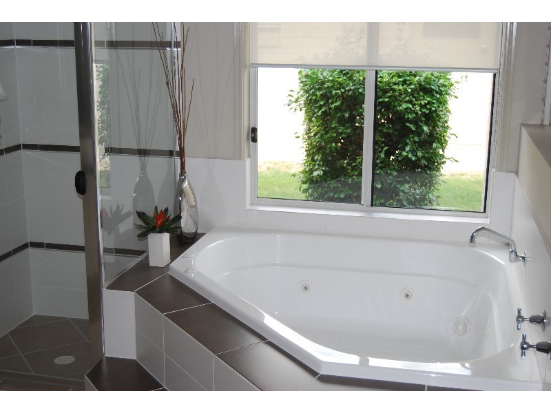 22 Cypress Street, Heathwood QLD 4110