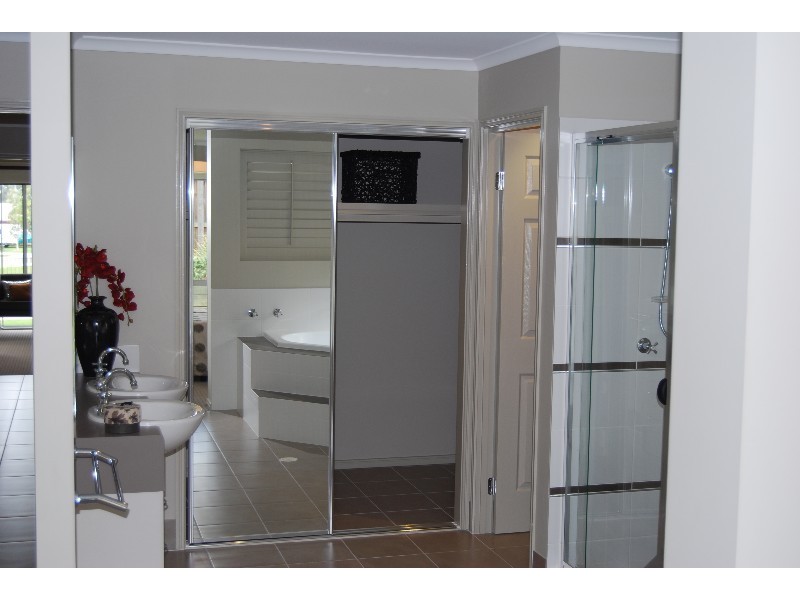 22 Cypress Street, Heathwood QLD 4110