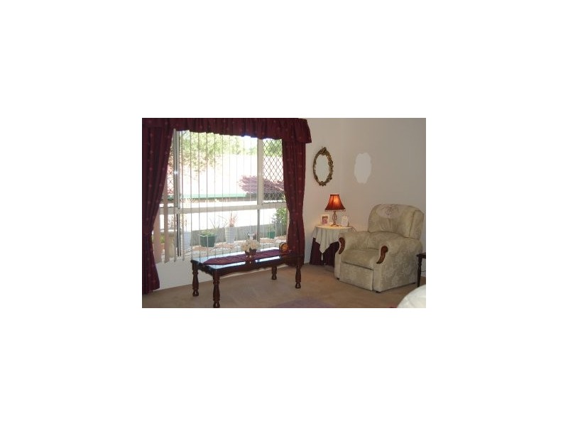 8 Robusta Place, Forest Lake QLD 4078