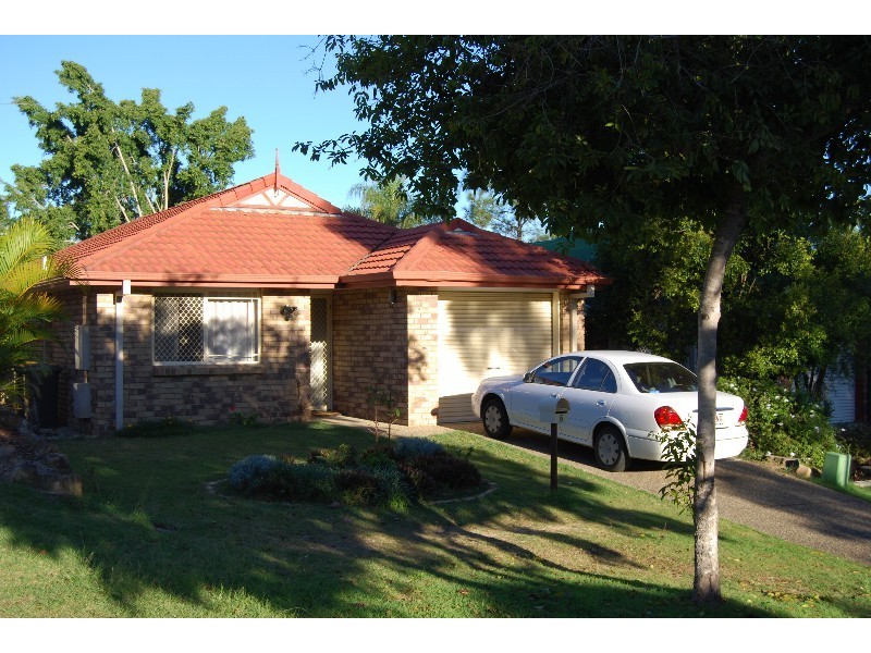 5 Robusta Place, Forest Lake QLD 4078