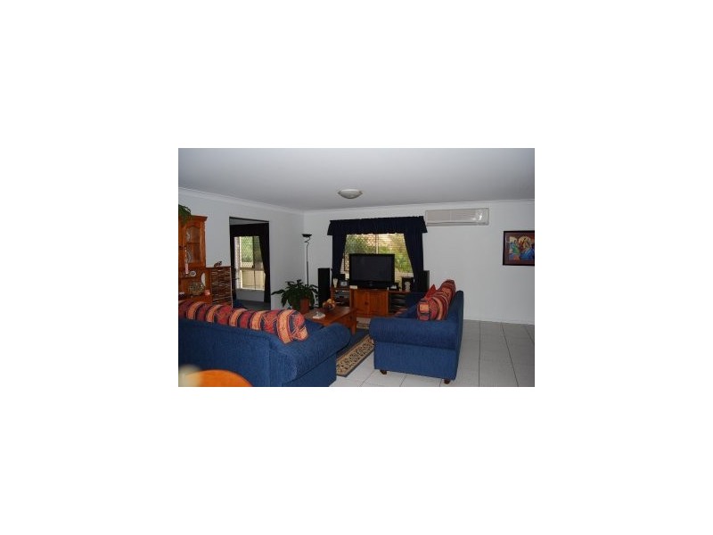 4 CARNEGIE Close, Forest Lake QLD 4078