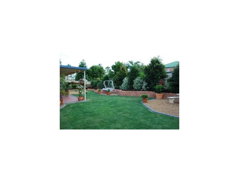 4 CARNEGIE Close, Forest Lake QLD 4078