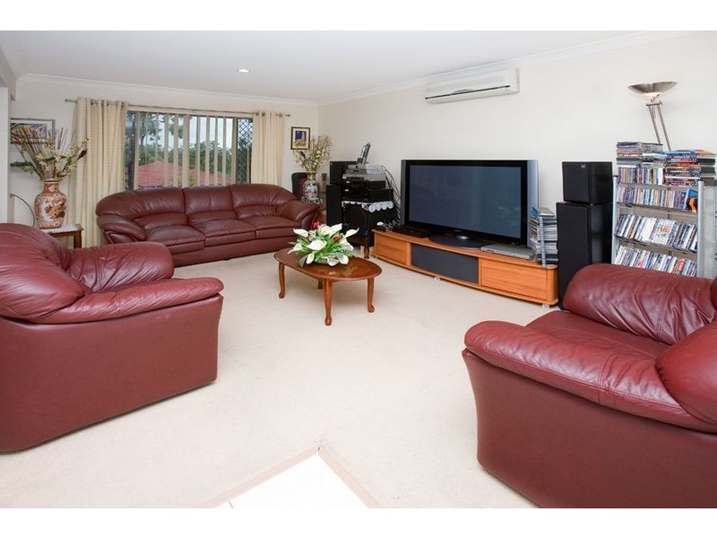 1 DONCASTER Place, Forest Lake QLD 4078