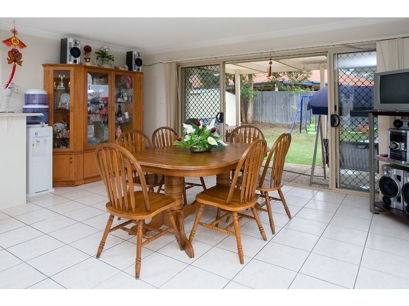 1 DONCASTER Place, Forest Lake QLD 4078