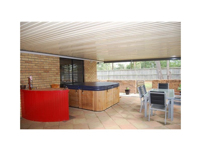 9 Belvedere Close, Forest Lake QLD 4078