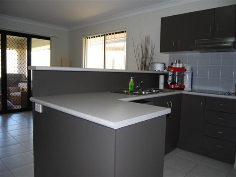 24 Bottlebrush Street, Heathwood QLD 4110