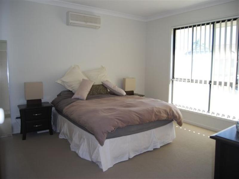 24 Bottlebrush Street, Heathwood QLD 4110