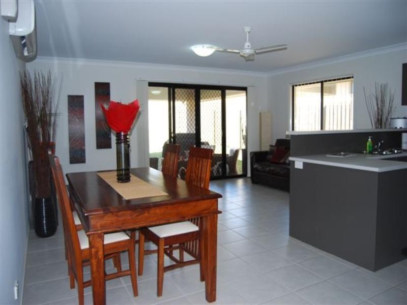 24 Bottlebrush Street, Heathwood QLD 4110