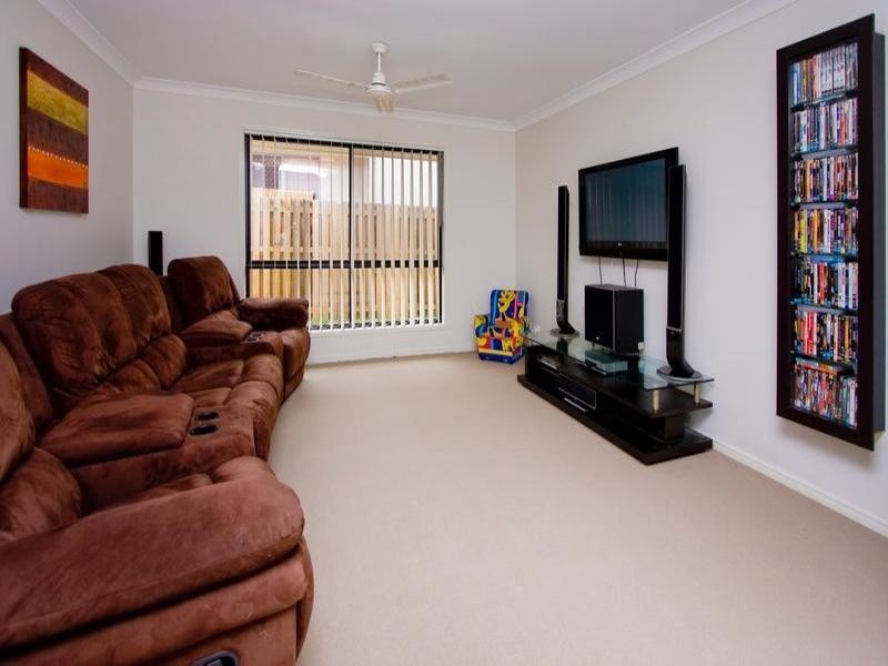 24 Bottlebrush Street, Heathwood QLD 4110