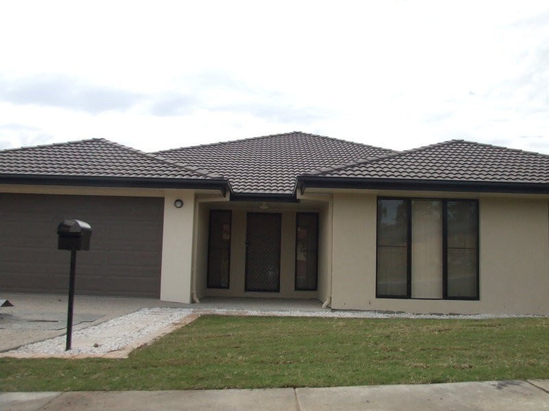 52 Parkwood Drive, Heathwood QLD 4110