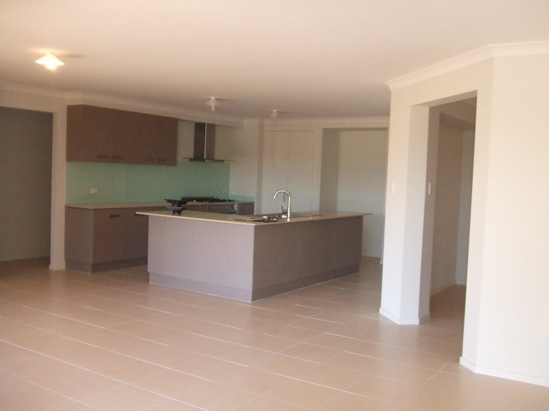 52 Parkwood Drive, Heathwood QLD 4110