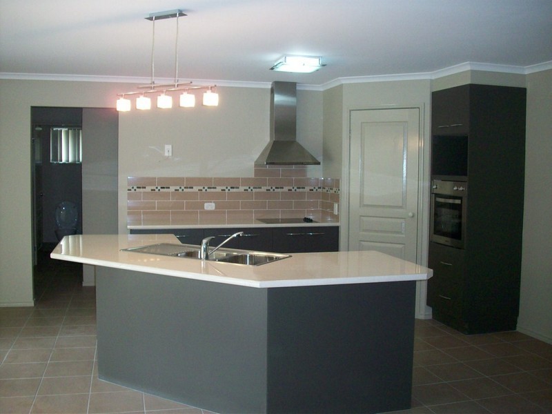 8 Bellbird Drive, Bellbird Park QLD 4300