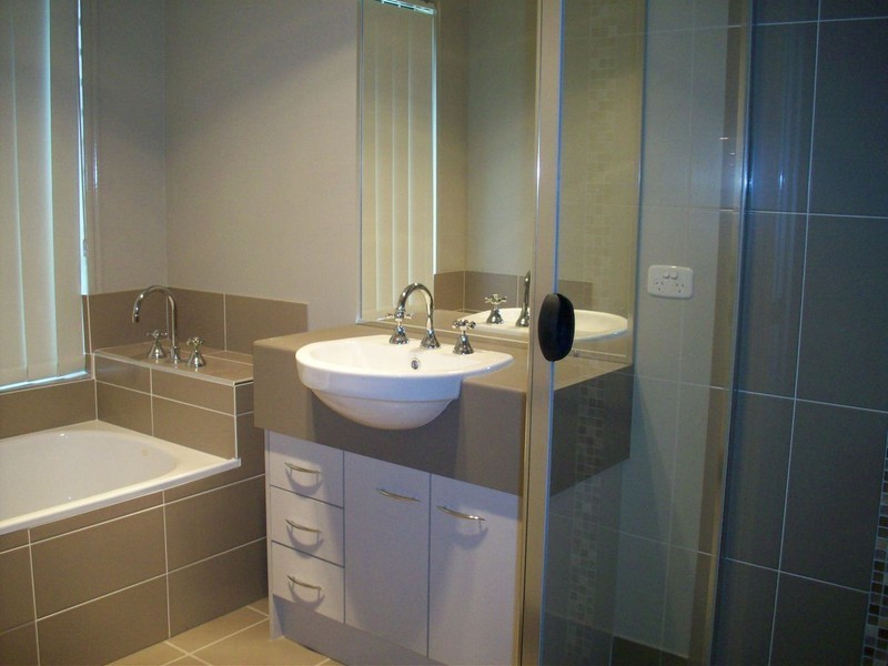 8 Bellbird Drive, Bellbird Park QLD 4300