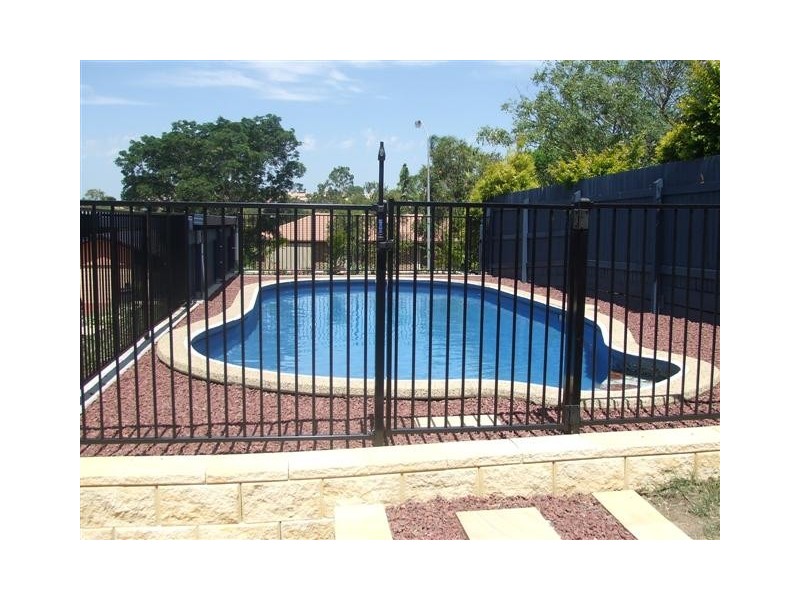 16 Langlo Street, Riverhills QLD 4074