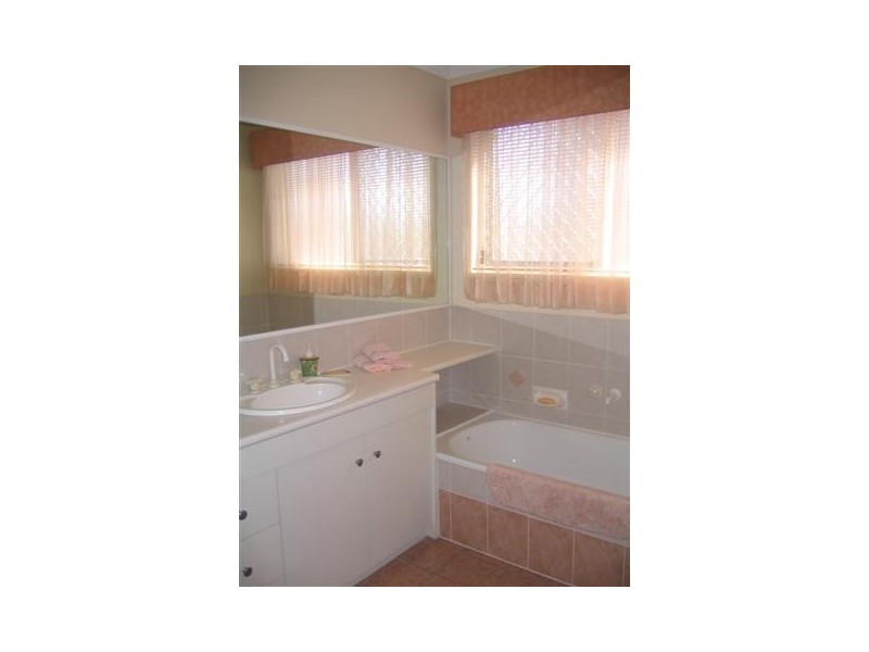 10 Chatswood Close, Forest Lake QLD 4078