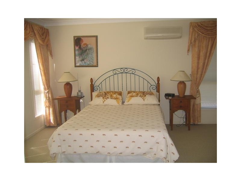 10 Chatswood Close, Forest Lake QLD 4078