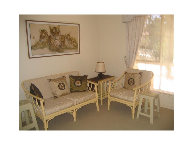 10 Chatswood Close, Forest Lake QLD 4078