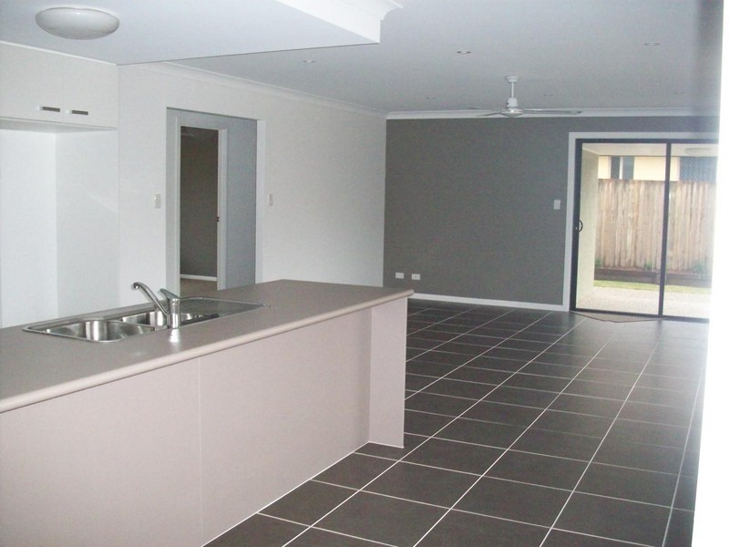 15 Degas Street, Forest Lake QLD 4078