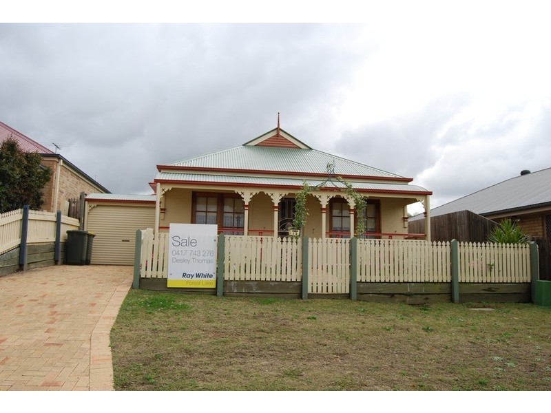 13 Hawthorne Street, Forest Lake QLD 4078