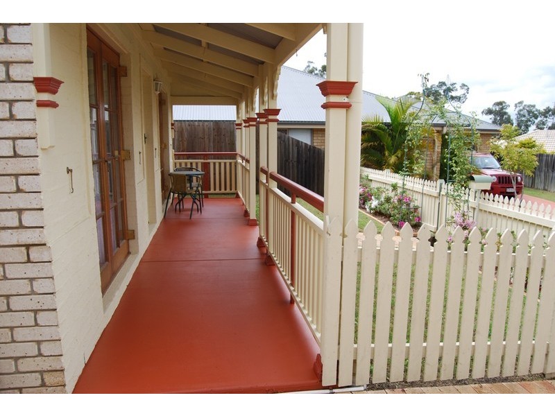 13 Hawthorne Street, Forest Lake QLD 4078