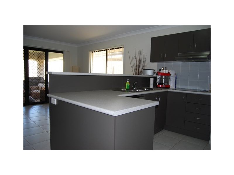 24 Bottlebrush Street, Heathwood QLD 4110