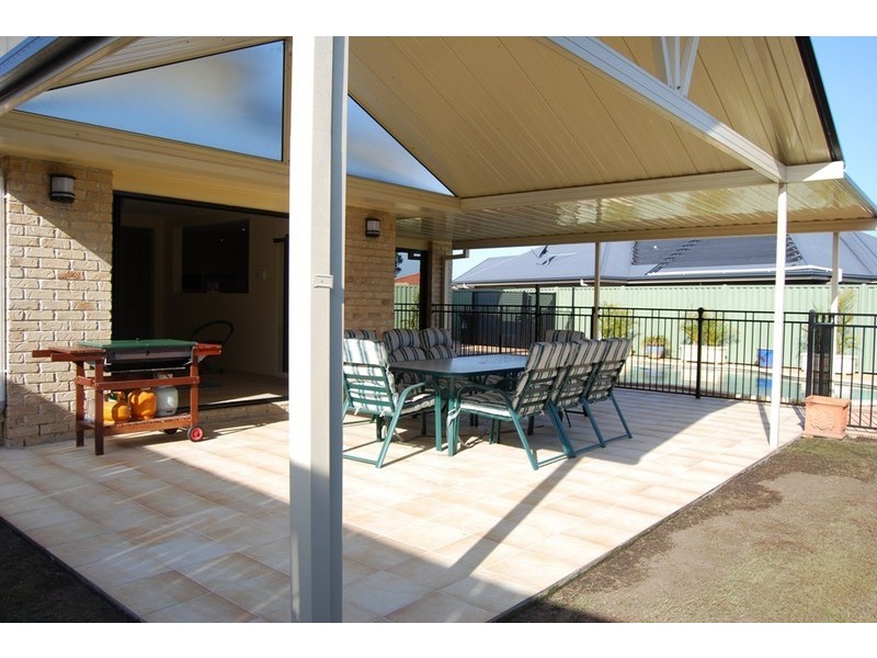 77 Claremont Parade, Forest Lake QLD 4078