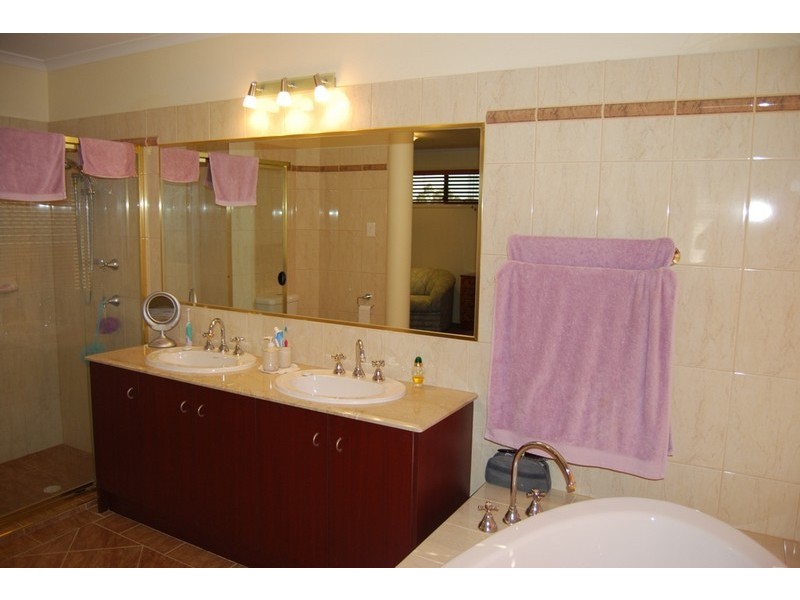 77 Claremont Parade, Forest Lake QLD 4078