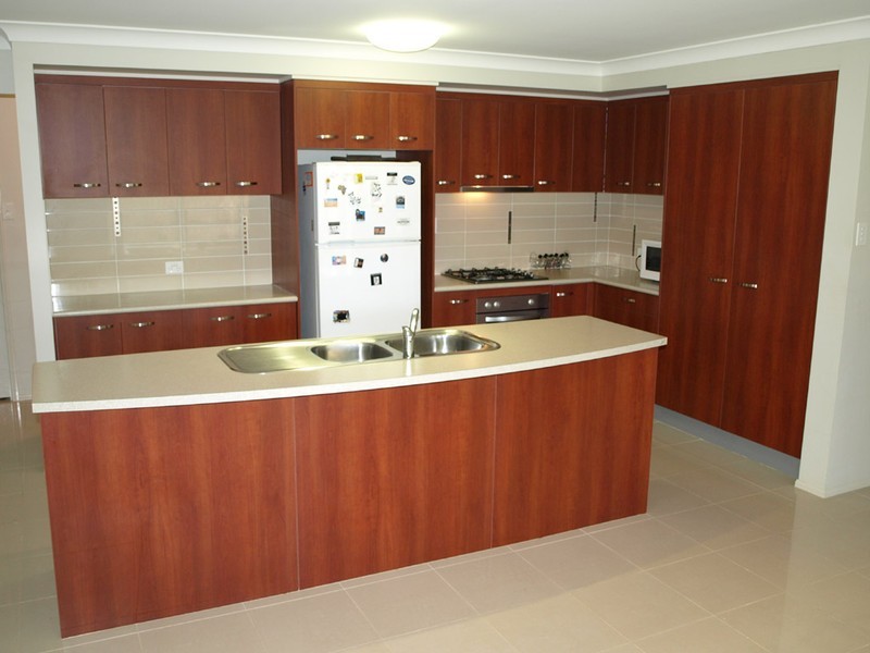 16 Birch Close, Heathwood QLD 4110