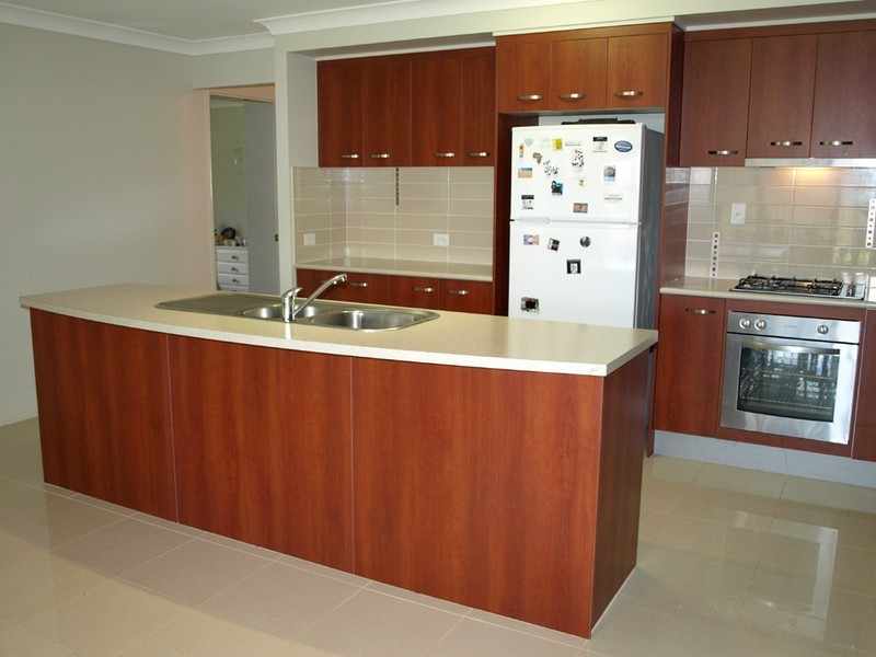 16 Birch Close, Heathwood QLD 4110