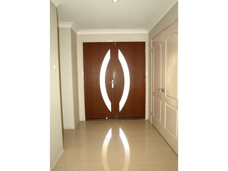 16 Birch Close, Heathwood QLD 4110