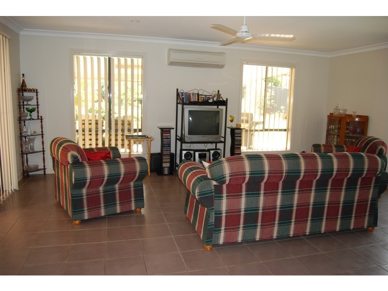 18 Piccadilly Place, Forest Lake QLD 4078