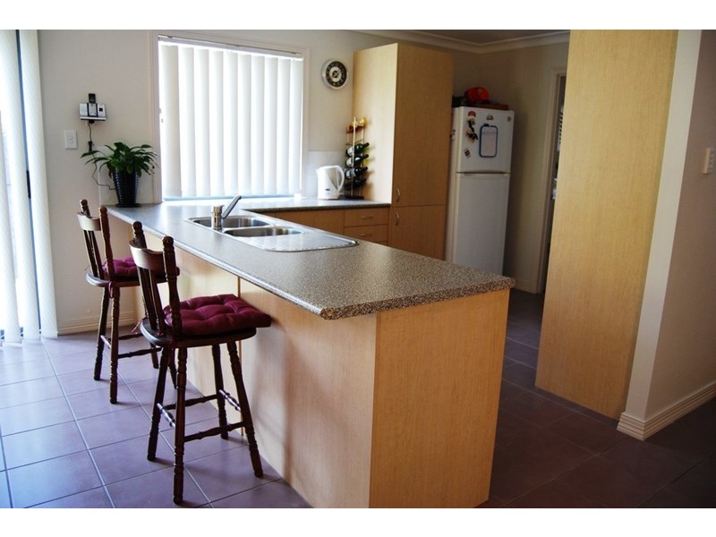 18 Piccadilly Place, Forest Lake QLD 4078