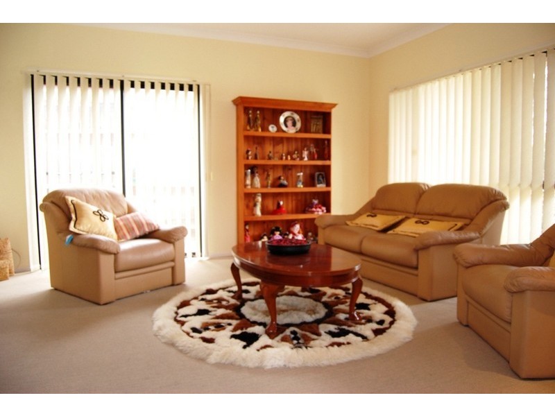 7 Toorak Place, Forest Lake QLD 4078