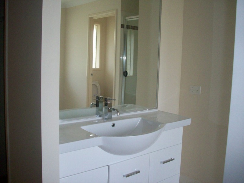 1 Brushwood Circuit, Forest Lake QLD 4078