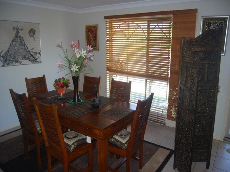 6 Lyrebird Close, Doolandella QLD 4077