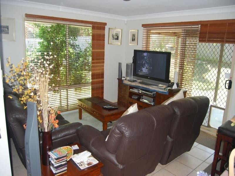 6 Lyrebird Close, Doolandella QLD 4077