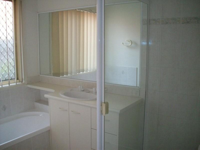 5 Sugarloaf Street, Forest Lake QLD 4078