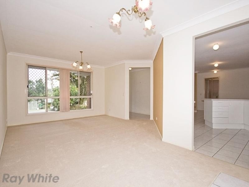 42 Settlers Circuit, Forest Lake QLD 4078