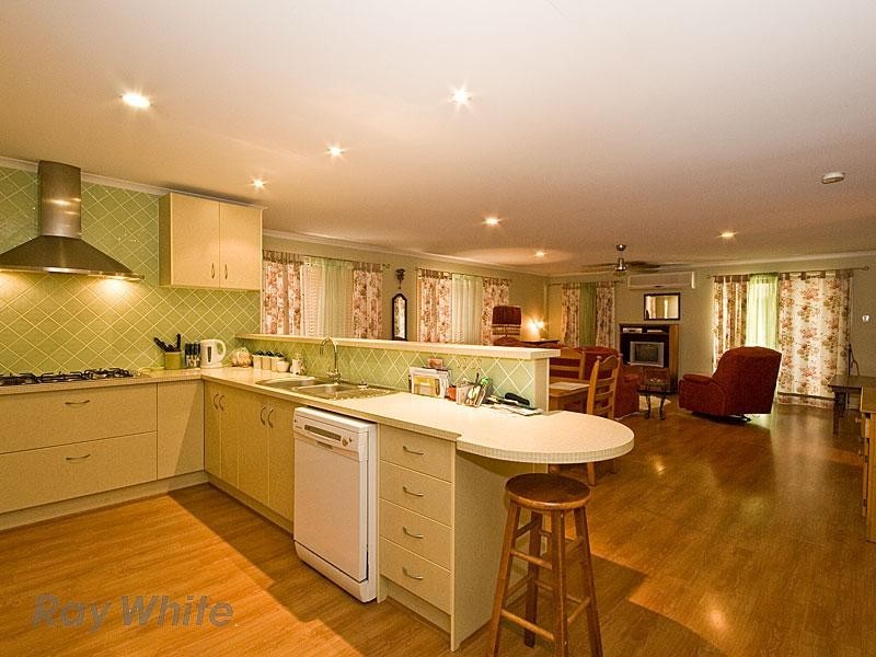 6 Edith Street, Forest Lake QLD 4078