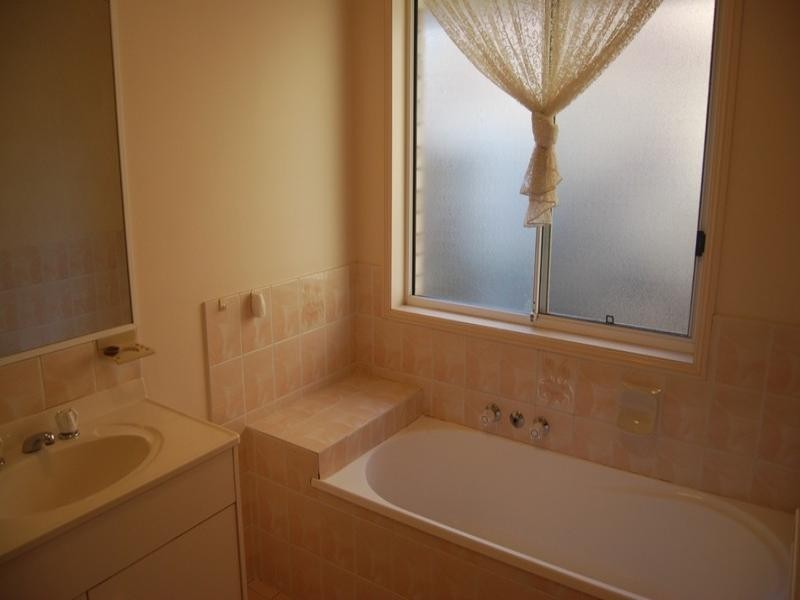 14 Evergreen Place, Forest Lake QLD 4078