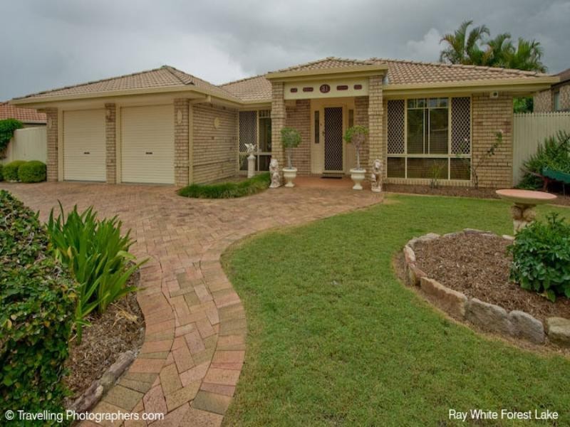 31 Lakeside Crescent, Forest Lake QLD 4078