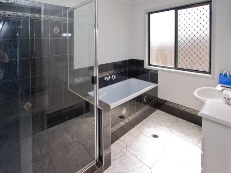 10 Kirrama Place, Forest Lake QLD 4078