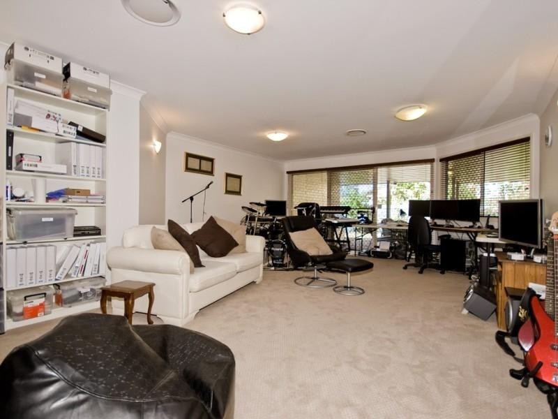 32 Alexandrina Circuit, Forest Lake QLD 4078