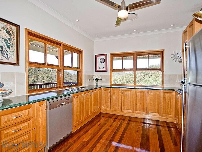 1 Woodland Drive, Pullenvale QLD 4069