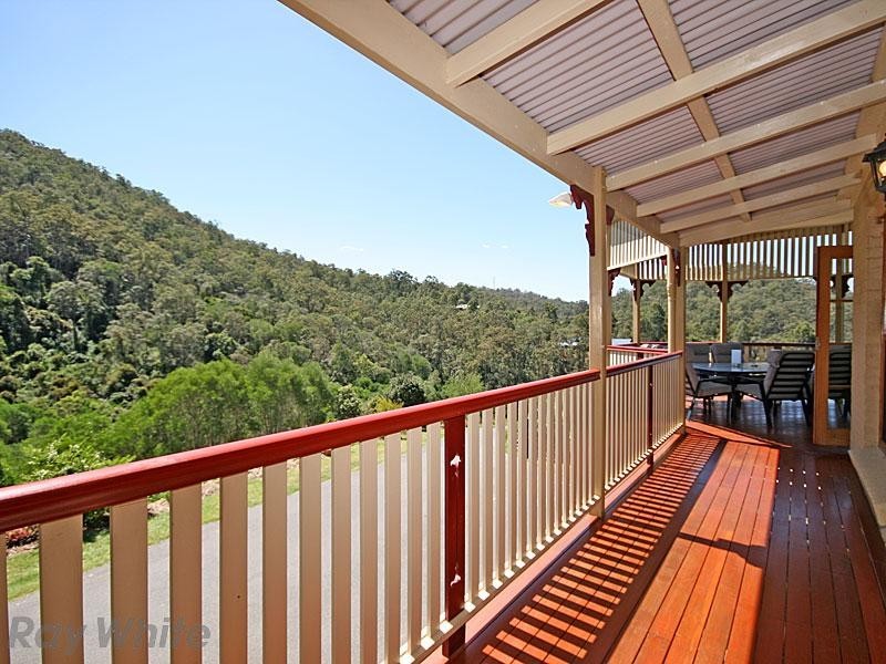 1 Woodland Drive, Pullenvale QLD 4069