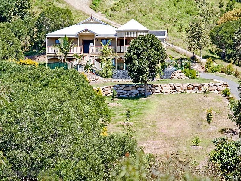 1 Woodland Drive, Pullenvale QLD 4069