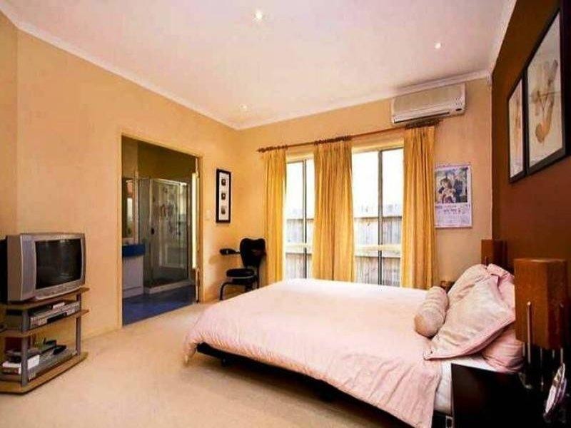 5 Montserrat Place, Forest Lake QLD 4078